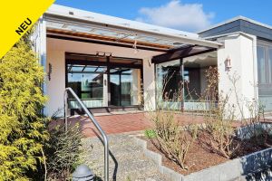 Wolfenbüttel Bungalow mit Swimmingpool Keller und Garagen