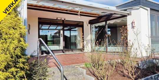 Wolfenbüttel - Großzügiger Bungalow mit Keller, 2 Garagen und Swimmingpool